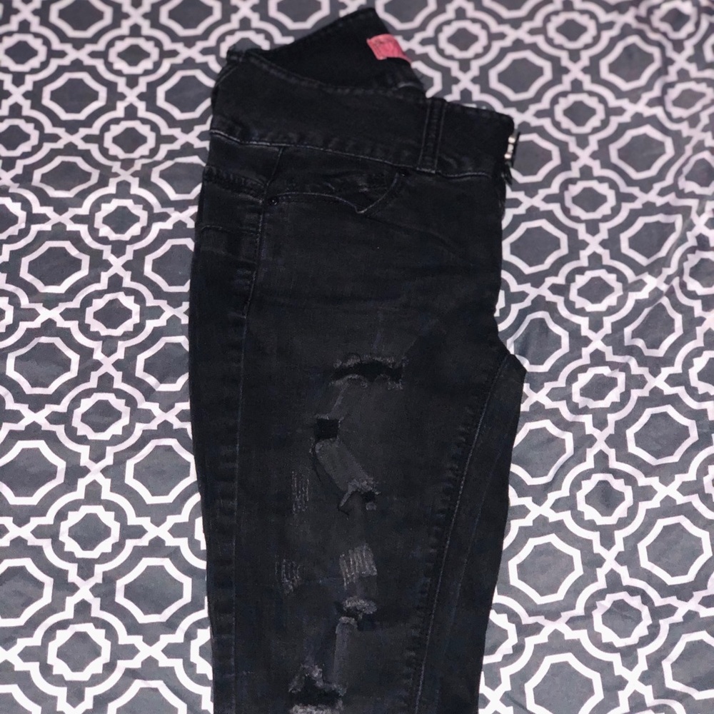 Ripped Skinny Jeans